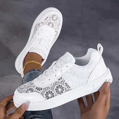 Veyra Paris™ | ÉLINA – Baskets en dentelle florale au charme féminin.