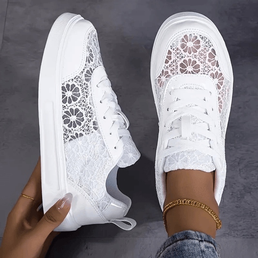 Veyra Paris™ | ÉLINA – Baskets en dentelle florale au charme féminin.